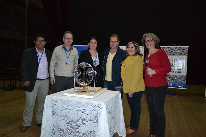 Famílias escolhem número dos apartamentos do Romeu Goulart 3